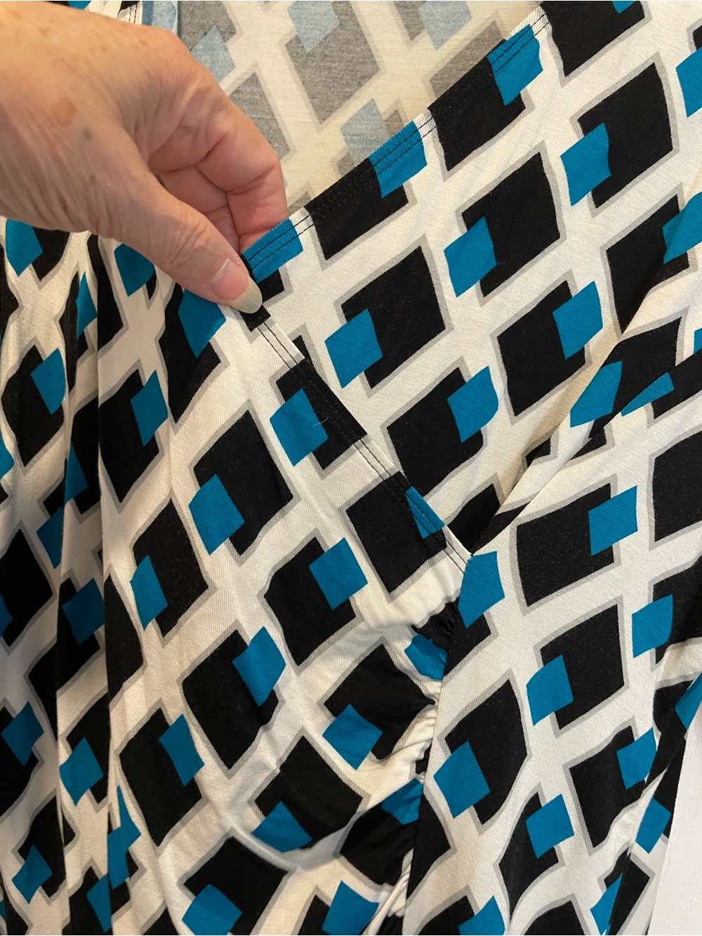 Dana Buchman Black White and Teal Geometric Print Blouse - Picture 3 of 7